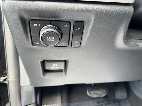 Used 2025 Ford Expedition Max Active AWD/4WD image 21
