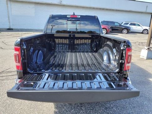 Used 2022 RAM 1500 Laramie AWD/4WD image 5