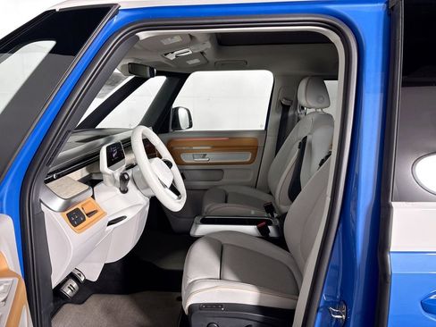 Certified 2025 Volkswagen ID. Buzz 1st Edition RWD image 12