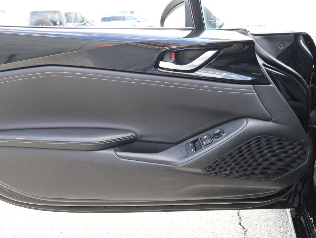 Used 2025 MAZDA MX-5 Miata RF Grand Touring RWD image 16