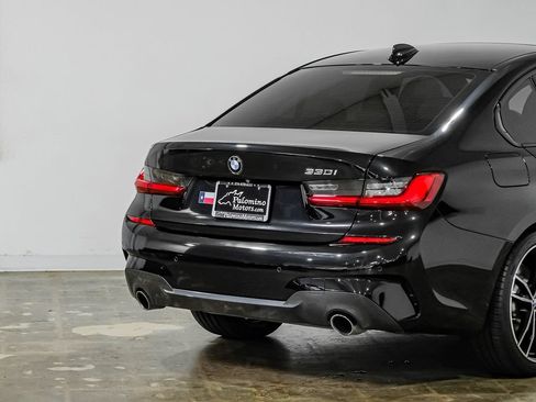 Used 2019 BMW 330i Sedan w/ M Sport Package RWD image 11