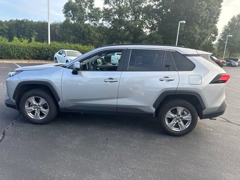 Used 2025 Toyota RAV4 XLE FWD image 8