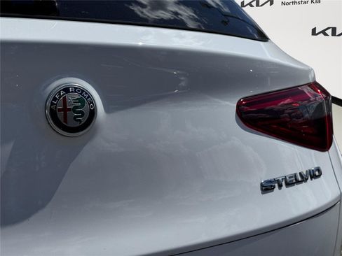 Used 2022 Alfa Romeo Stelvio Ti image 23