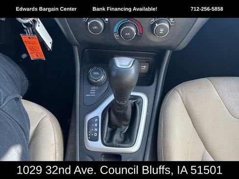 Used 2015 Jeep Cherokee Sport image 21