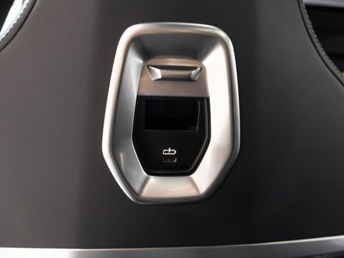 Used 2023 BMW 760i xDrive w/ Parking Assistance Package image 39