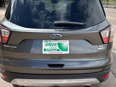 Used 2018 Ford Escape SE image 14