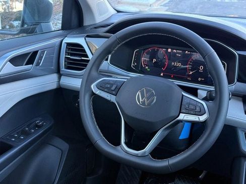 New 2026 Volkswagen Taos SEL AWD/4WD image 9