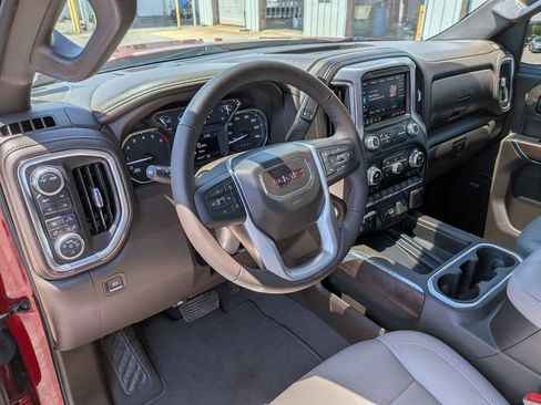 Used 2022 GMC Sierra 1500 SLT w/ SLT Premium Plus Package AWD/4WD image 31