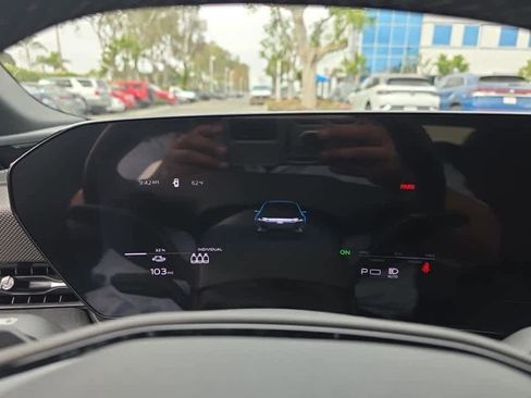 Used 2025 Audi S6 e-tron Prestige w/ 21" Black Optic Package image 7