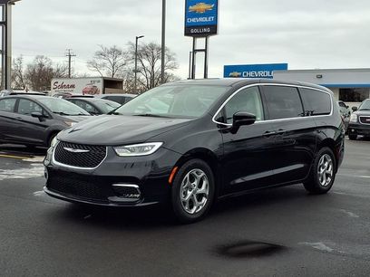 Used 2024 Chrysler Pacifica Limited