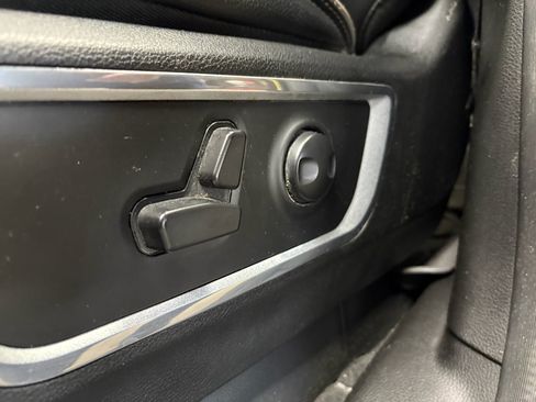 Used 2023 RAM 1500 Laramie AWD/4WD image 11