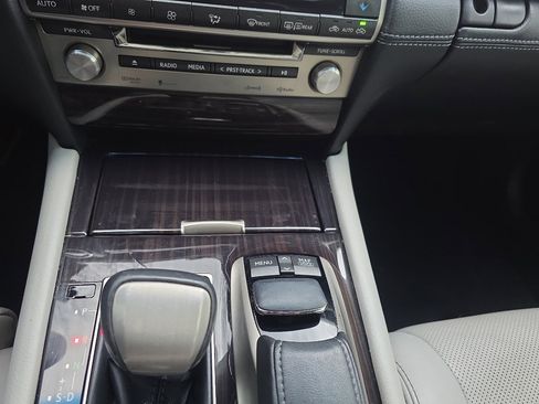 Used 2013 Lexus LS 460 image 27