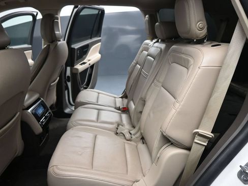 Used 2020 Lincoln Aviator Grand Touring w/ Elements Package Plus AWD/4WD image 19