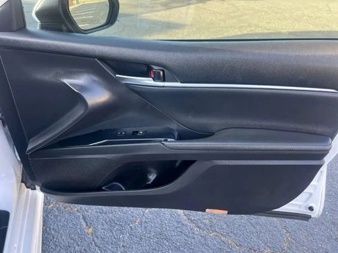 Used 2020 Toyota Camry XSE FWD image 18