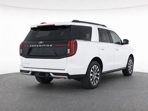 Used 2025 Ford Expedition Platinum AWD/4WD image 14