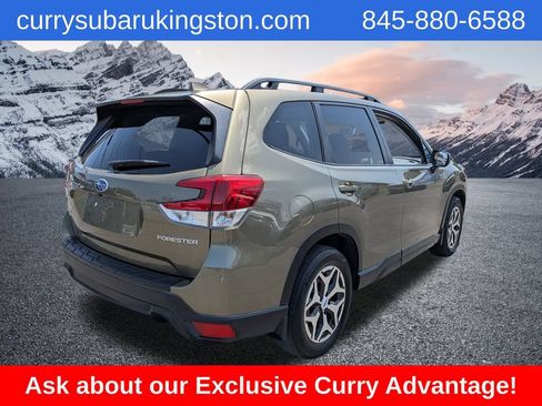 Used 2023 Subaru Forester Premium AWD/4WD image 3