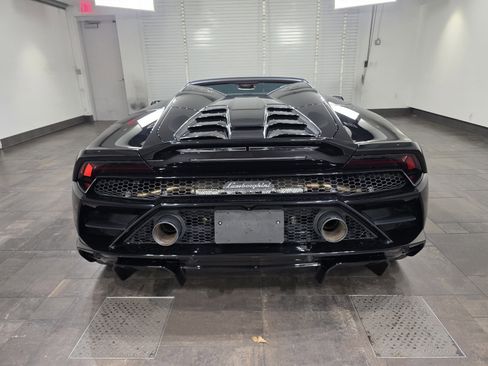 Used 2022 Lamborghini Huracan EVO RWD image 5
