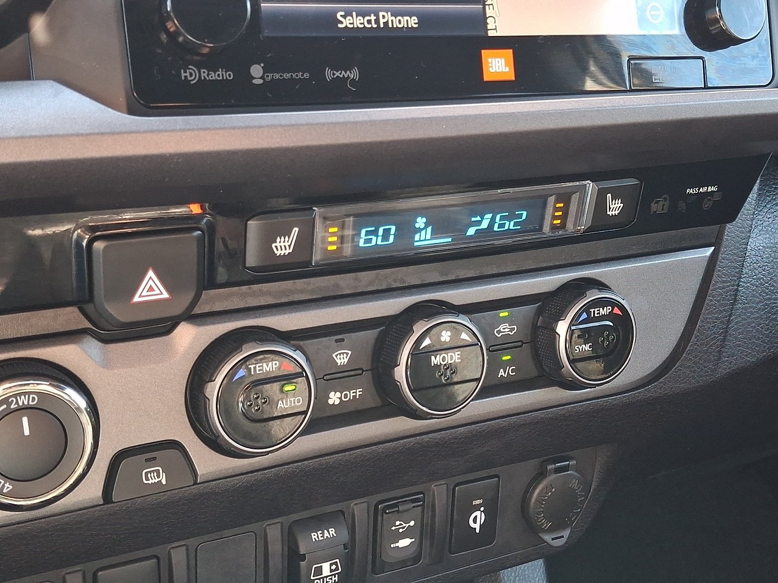 Used 2018 Toyota Tacoma TRD Sport AWD/4WD image 17