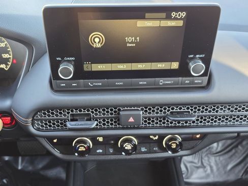 Used 2025 Honda HR-V Sport image 4