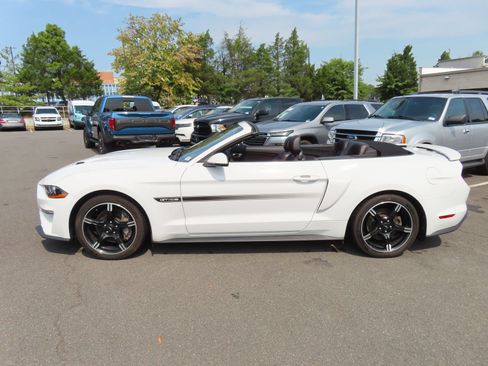 Used 2021 Ford Mustang GT Premium w/ Equipment Group 401A RWD image 12