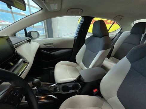 Used 2022 Toyota Corolla LE FWD image 12