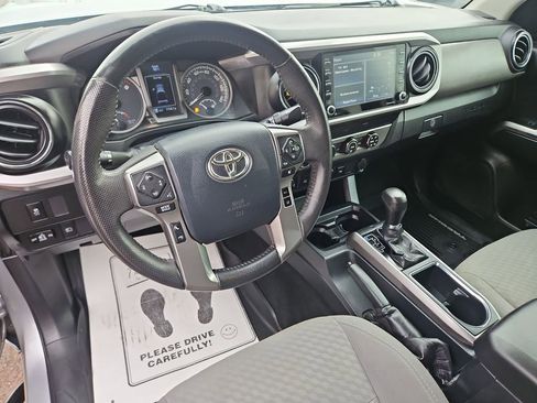Used 2020 Toyota Tacoma SR5 w/ Technology Package AWD/4WD image 12