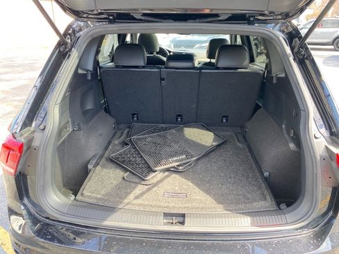 Used 2021 Volkswagen Tiguan SE R-Line image 24