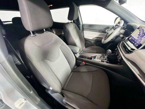 Used 2023 Jeep Compass Sport image 31