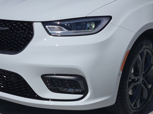 New 2026 Chrysler Pacifica Select image 6