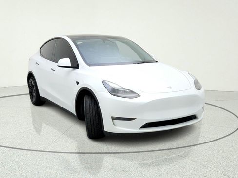 Used 2023 Tesla Model Y Long Range AWD/4WD image 4