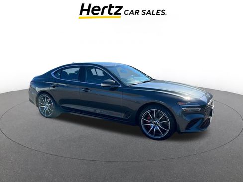 Used 2025 Genesis G70 2.5T image 1