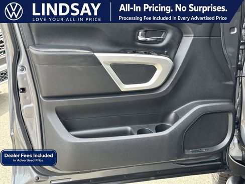 Used 2018 Nissan Titan PRO-4X w/ Pro-4x Convenience Package AWD/4WD image 9