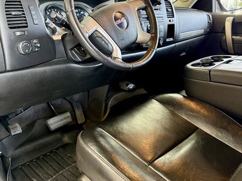 Used 2011 GMC Sierra 1500 SLE w/ Power Tech Package image 12