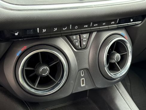 Used 2020 Chevrolet Blazer LT image 25