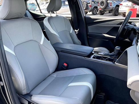 Used 2025 Toyota Camry SE image 26