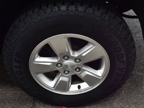 Used 2011 Jeep Liberty Sport AWD/4WD image 40