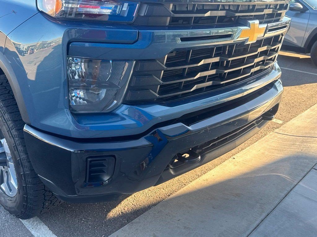 Used 2024 Chevrolet Silverado 2500 Custom w/ Custom Value Package RWD image 9