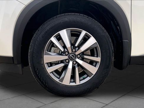 Used 2024 Nissan Pathfinder SL FWD image 11