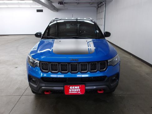 Used 2023 Jeep Compass Trailhawk w/ Trailhawk Elite Group AWD/4WD image 6