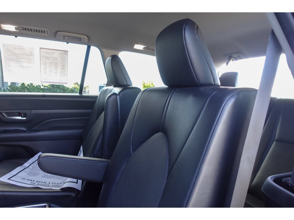 Certified 2025 Toyota Grand Highlander AWD image 24