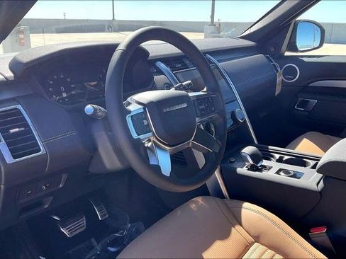 New 2026 Land Rover Discovery Limited Edition image 7
