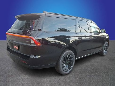 New 2025 Lincoln Navigator L Reserve w/ Jet Appearance Package image 3