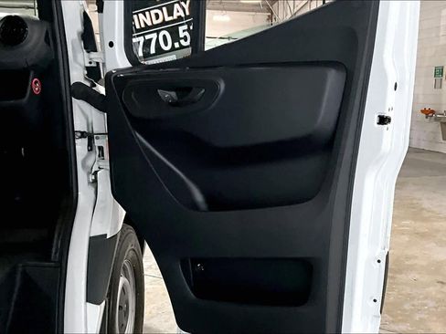 Used 2021 Mercedes-Benz Sprinter 2500 image 20