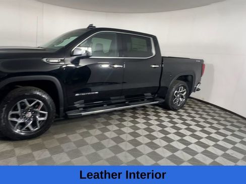 Used 2026 GMC Sierra 1500 SLT AWD/4WD image 5