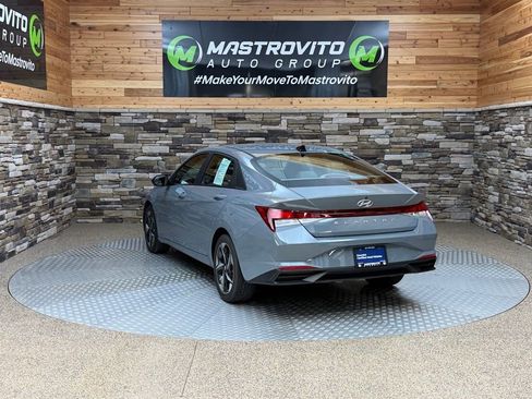 Used 2023 Hyundai Elantra SEL w/ Convenience Package image 7