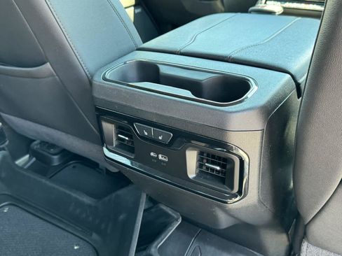 Used 2024 GMC Sierra 1500 AT4 w/ AT4 Preferred Package AWD/4WD image 18