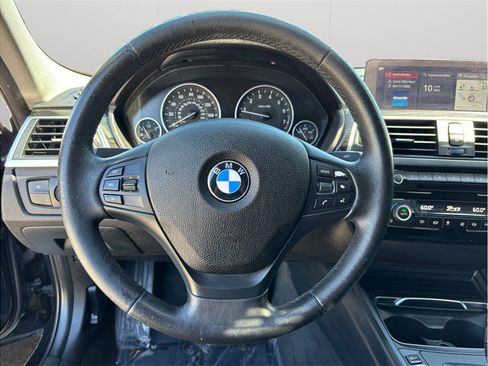 Used 2018 BMW 320i Sedan RWD image 18