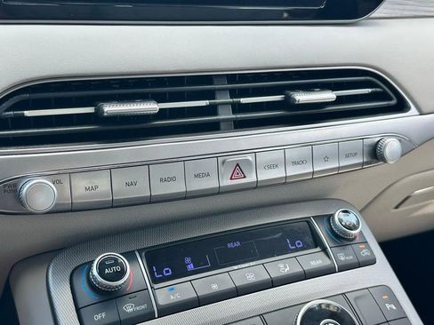 Used 2022 Hyundai Palisade SEL w/ Premium Package image 19
