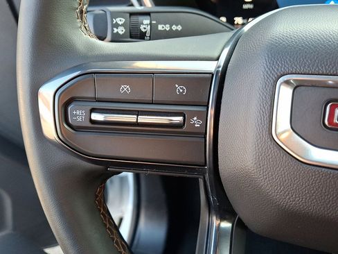 Used 2024 GMC Canyon AT4 image 17