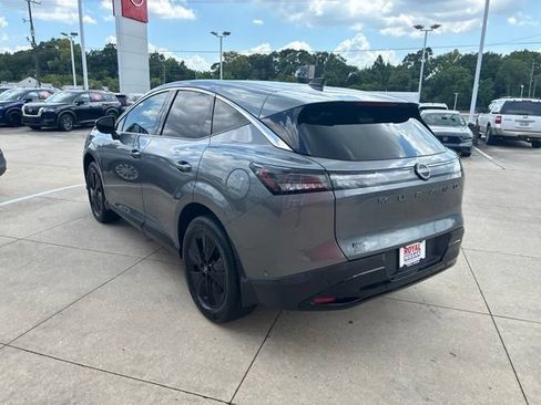 Used 2025 Nissan Murano SV FWD image 5